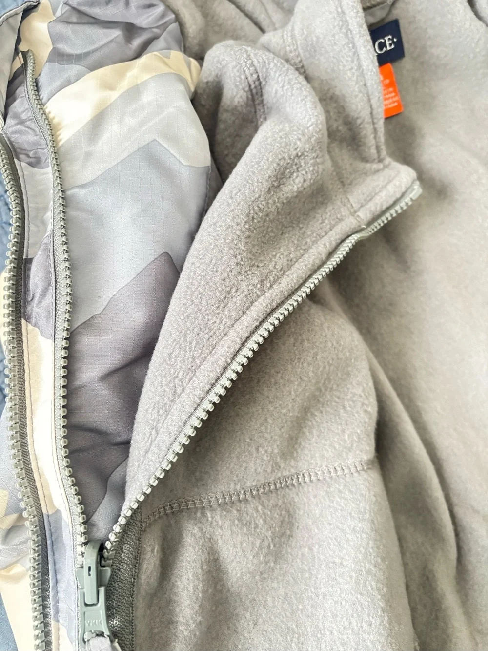 CHILDREN’S PLACE GRAY BEIGE CAMOUFLAGE HOODED COAT, size 4 XS/TP